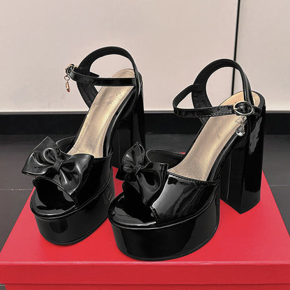 Sandales à talons compensés ultra-hauts pour femmes